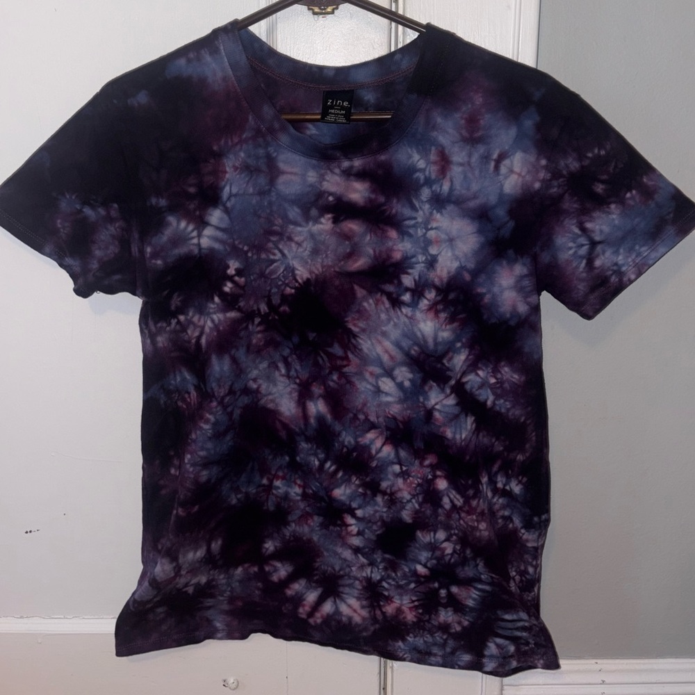 Purple blue tie dye shirt by Zine size medium
